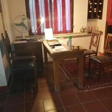 Beb Le Rosse Oda ve Kahvaltı 3*