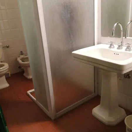 Beb Le Rosse Oda ve Kahvaltı 3*